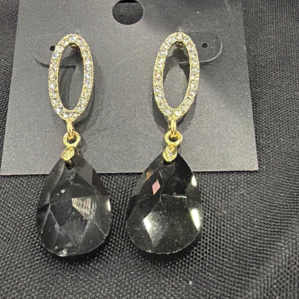 Saks Fifth Avenue NWOT Gold Tone Shiny Rhinestones  W/ Black Teardrop Earrings